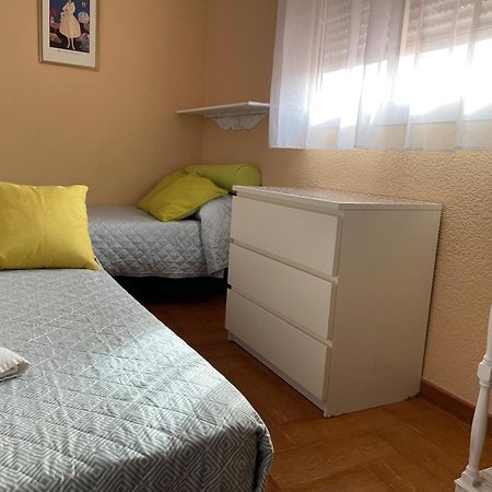 Familia Anfitriona Acoge Apartamento Sevilha Exterior foto